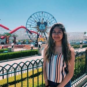 Meet your Posher, Lesly